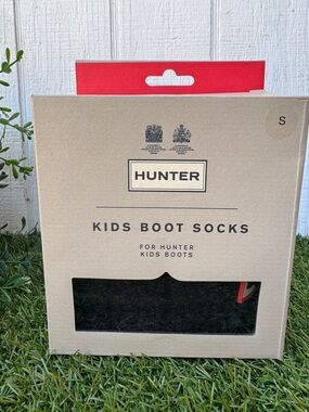 Hunter 6 Stitch Cable
Knit Cuff Fleece Tall Boot
Socks black with Logo Sz S KID